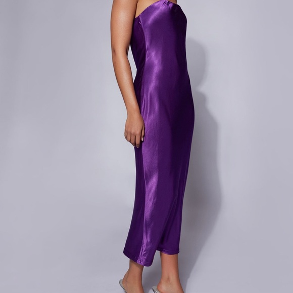 Purple Strapless Satin MIDI Dress by Meshki - Picture 6 of 8